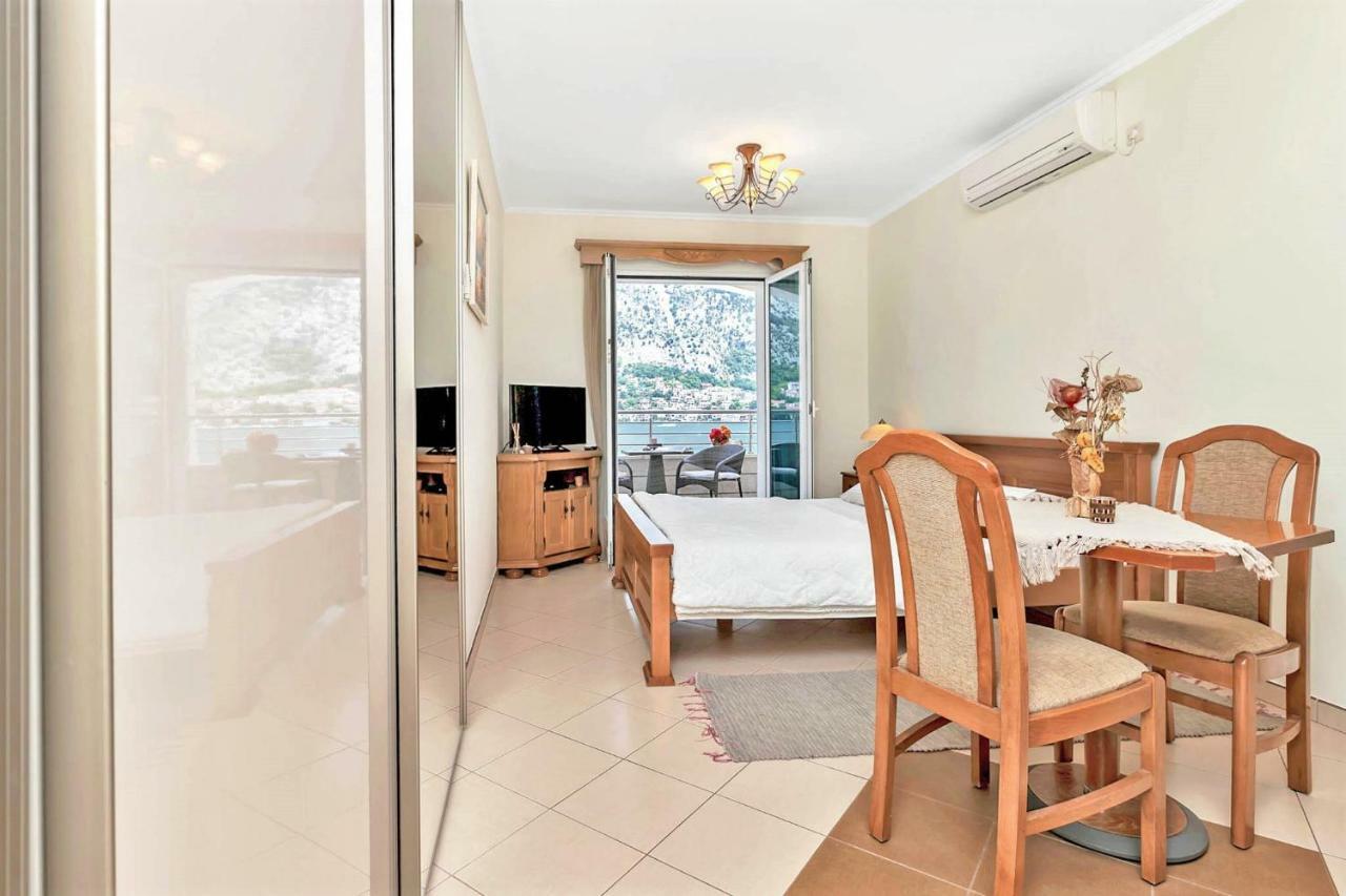 Apartments Jovanovic Kotor Bagian luar foto