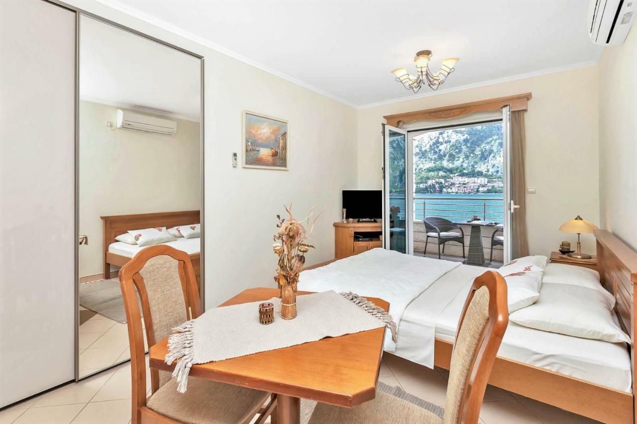 Apartments Jovanovic Kotor Bagian luar foto